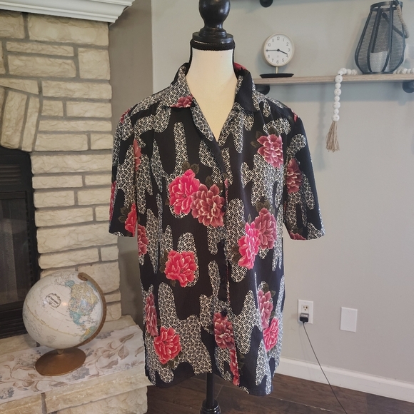 Donkenny Floral Black and Red Blouse - Picture 2 of 3